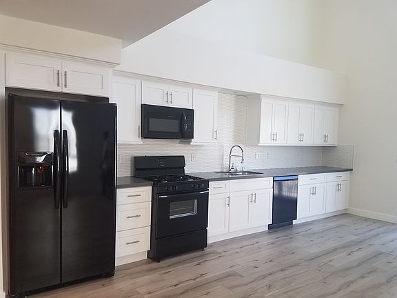 5th image of 1110 Magnolia Ave #209