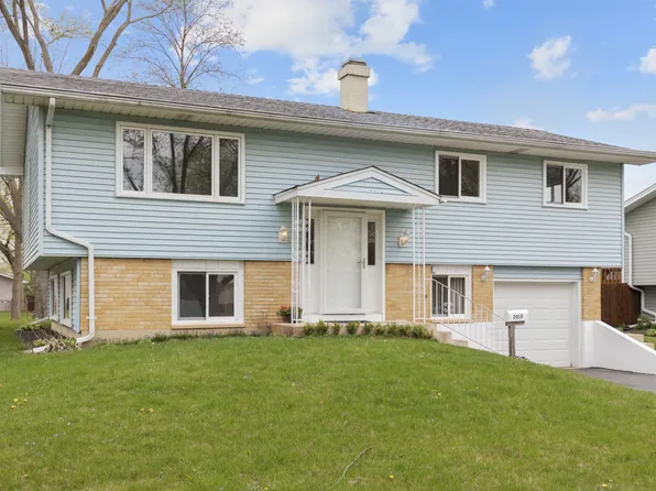 2010 Carleton Rd, Hoffman Estates, IL 60169