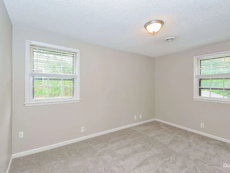 3912 Scotwood Dr — Photo 9