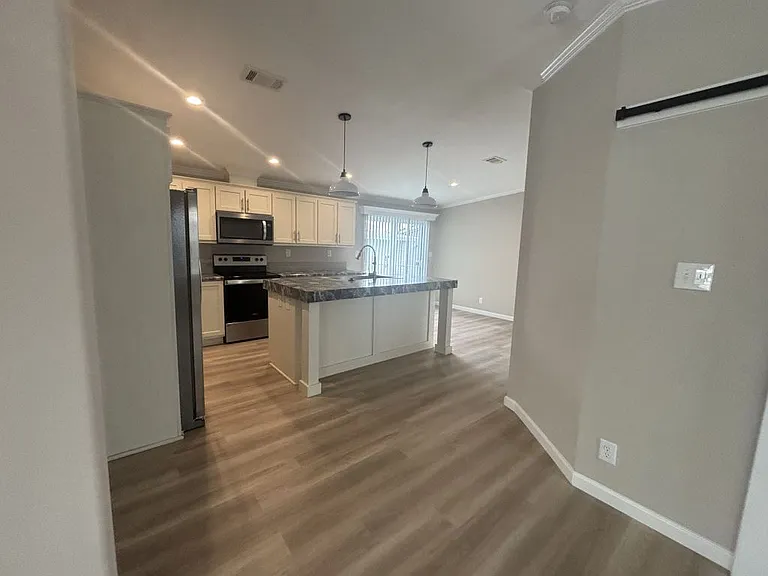 934 W Cayman Ave #84 — Photo 4