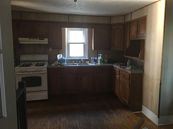 4th image of 522 N High St