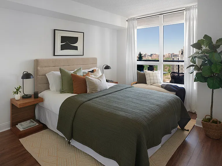 105 Harrison Garden Blvd #811 — Photo 13