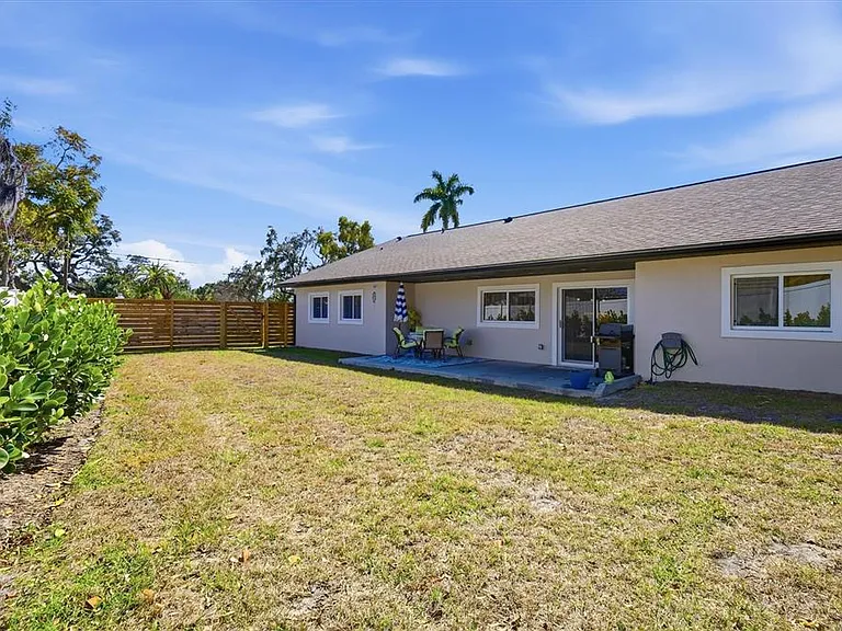 5247 Carmilfra Dr — Photo 29