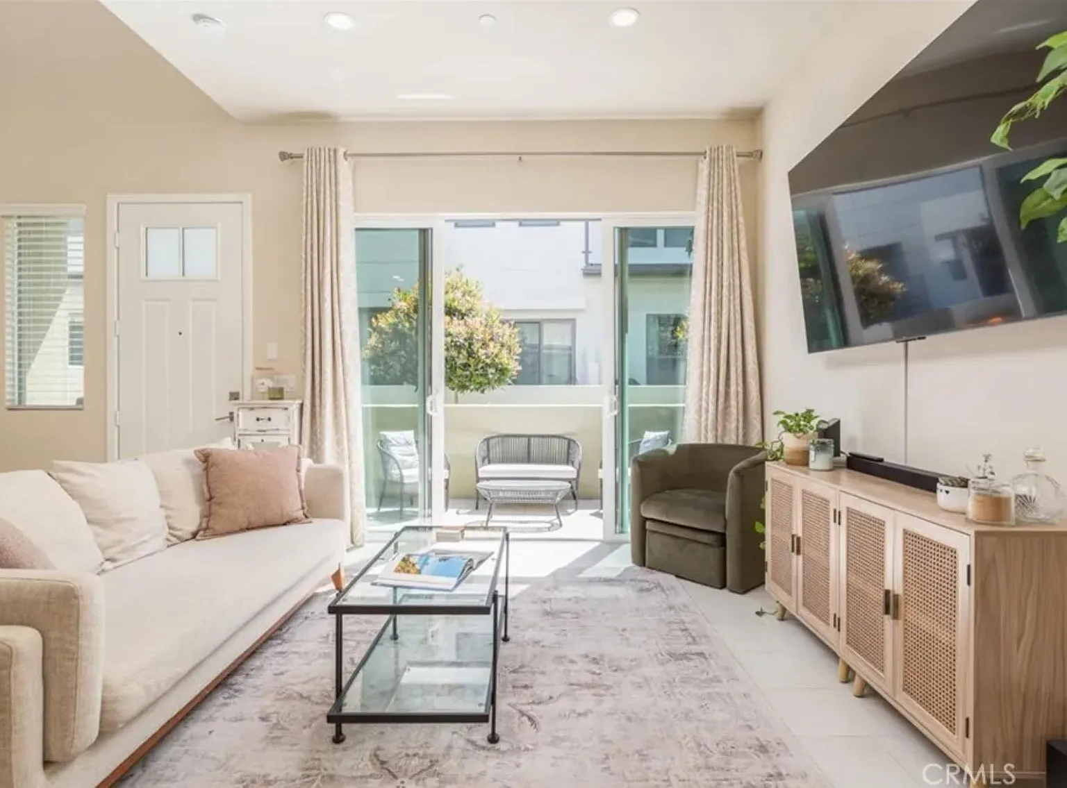 2 bed, 2.5 bath, 1165 sqft, $4,085 — Photo 3