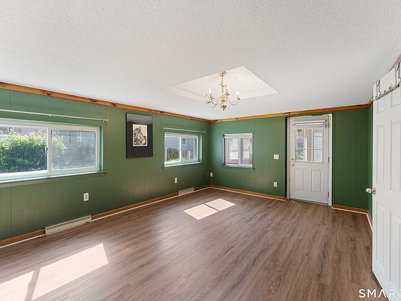 4th image of 51 Dell Avenue