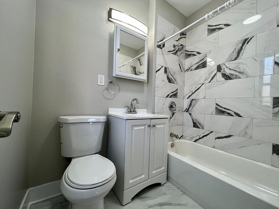 1st image of 1641 W North Shore Ave APT 3B