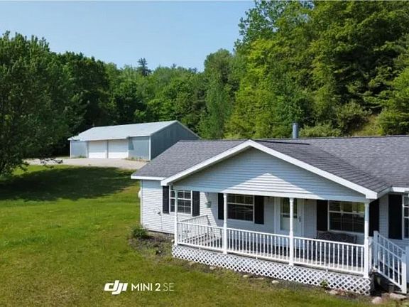 2nd image of 3025 NE Lakeshore Dr