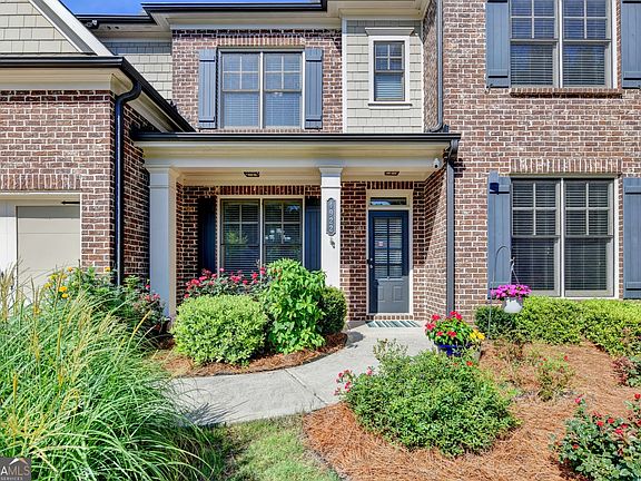 3rd image of 4922 Park Vale Dr