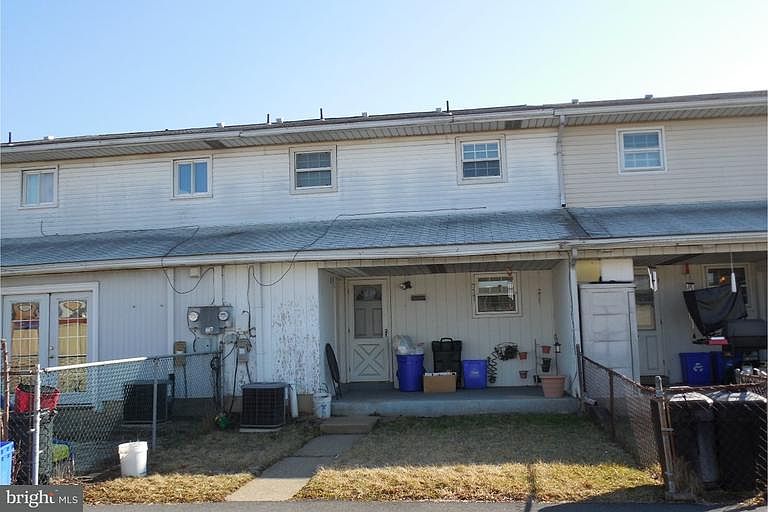2nd image of 2726 Diane Blvd