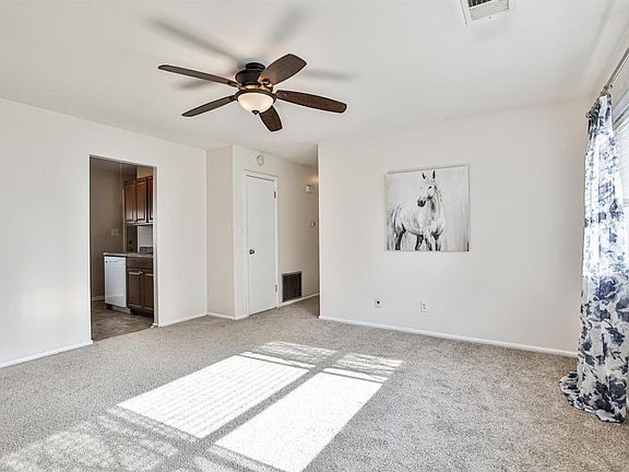 4th image of 1075 Brookcrest Dr