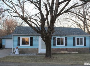 218 Algonquin Rd, Marquette Heights, IL 61554