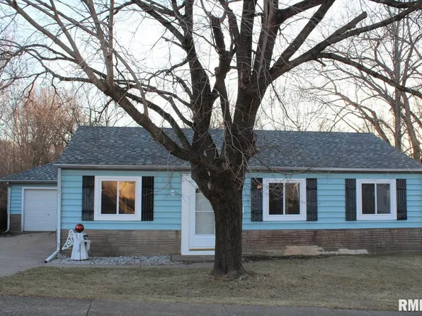 218 Algonquin Rd, Marquette Heights, IL 61554