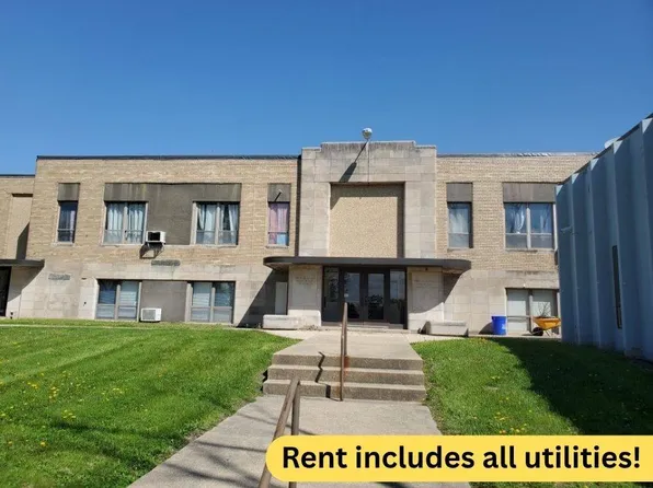 345 6th St #302, La Salle, IL 61301