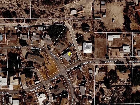 202 Live Oak Dr, Ozona, TX 76943
