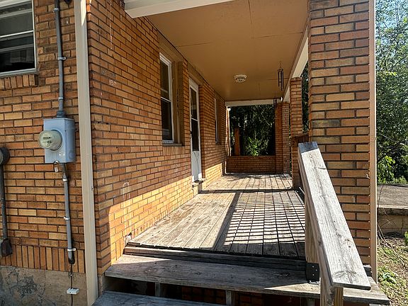 3rd image of 1045 Monaca Rd