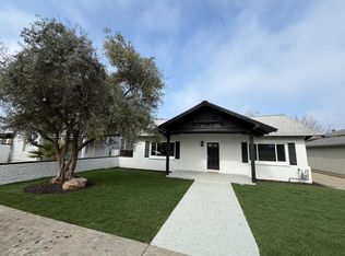 122 E 11th St, Hanford, CA