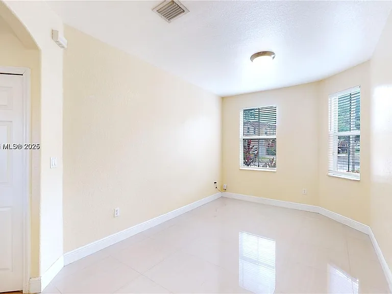 12281 SW 121st Ter — Photo 8