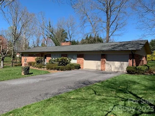 140 Whispering Pines Dr, Hudson, NC 28638