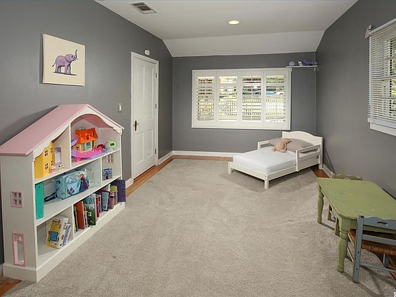 5th image of 2030 Oakwood St