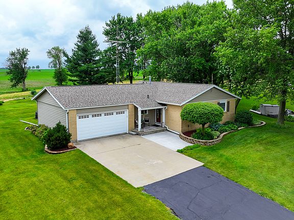 3rd image of 24165 Hillcrest Dr
