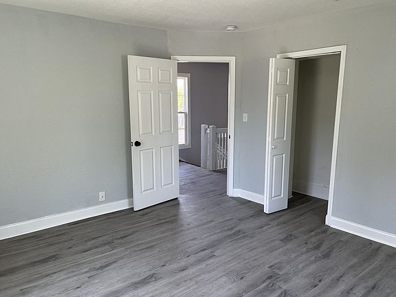 5th image of 215 E Burwell Ave #2