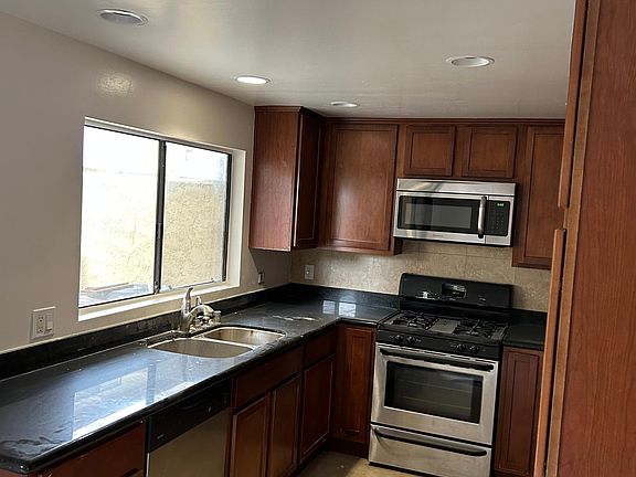 4th image of 1779 Elm Ave