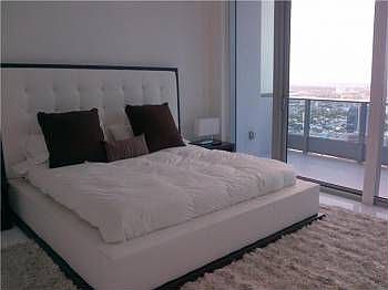 5th image of 200 Biscayne Blvd #5410