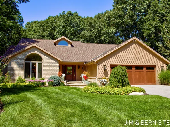 2295 Timberlee Dr, Holland, MI 49424