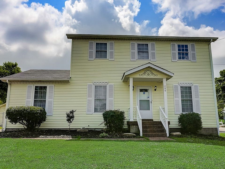 1st image of 200 Retreat Ct W