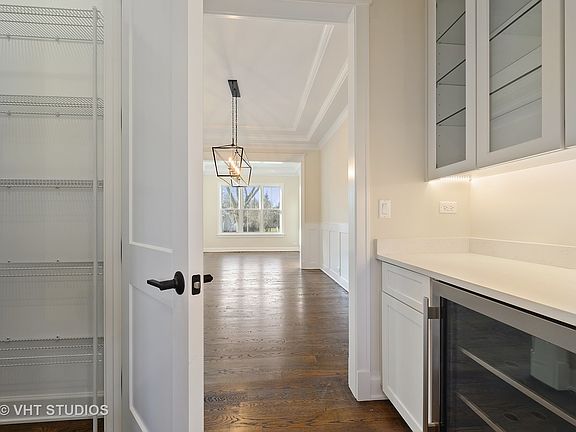 5th image of 281 N Highland Ave
