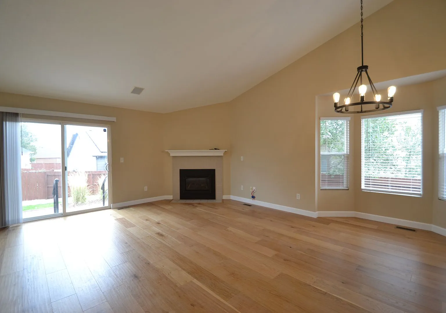 Beautiful Meridian Ranch Home with a New Kitchen and A/C! — Photo 3