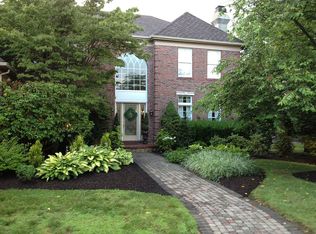 2076 Saint Andrews Dr, Berwyn, PA 19312