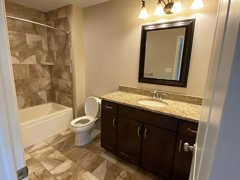 2171 Versailles Dr — Photo 9