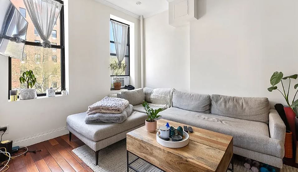 1st image of 61 Delancey St #2