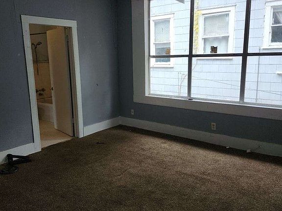 4th image of 621 Merrick St