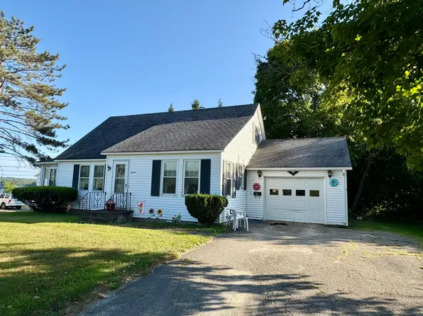 13 Lincoln Street, Lincoln, ME 04457