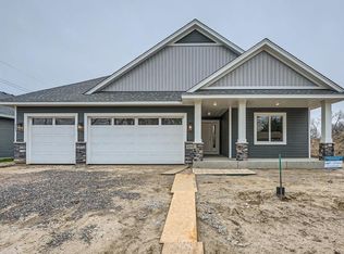 6326 Goodwin Ln, Wyoming, MN 55092