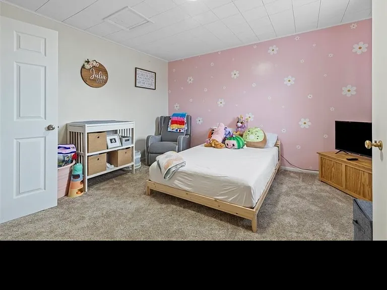 211 Lloyd Ave — Photo 20