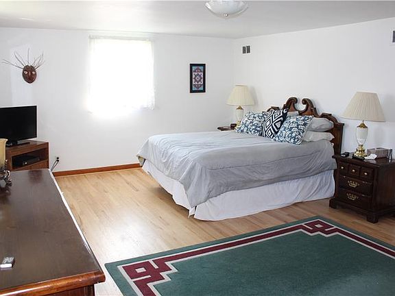 3rd image of 349 Wilma Ave