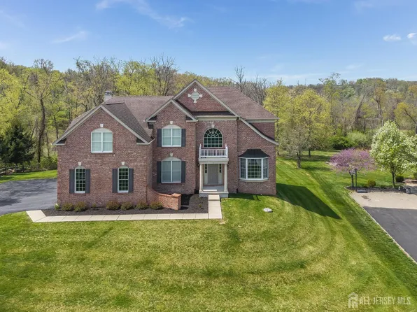 61 Albert Dr, Clinton, NJ 08809