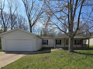 27 Brown Dr, Fairview Heights, IL