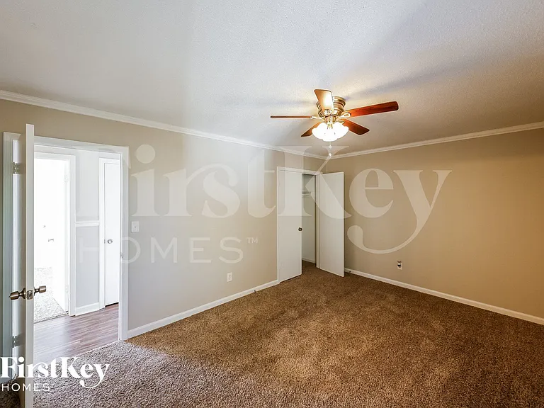 634 14th Ave NW — Photo 8