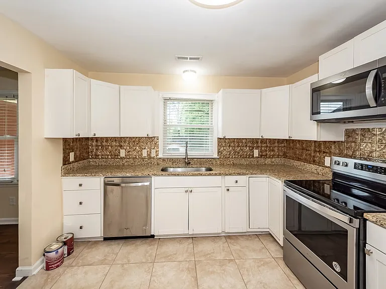 2126 State Rd — Photo 92