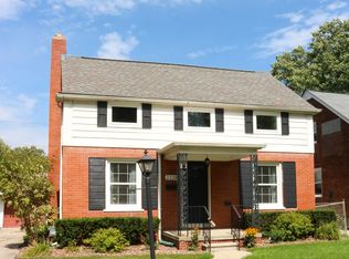 2228 Stanhope St, Grosse Pointe Woods, MI