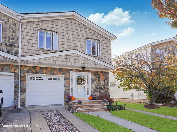 2nd image of 377 Brookfield Ave