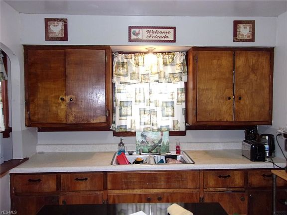 5th image of 1857 Middle Ave