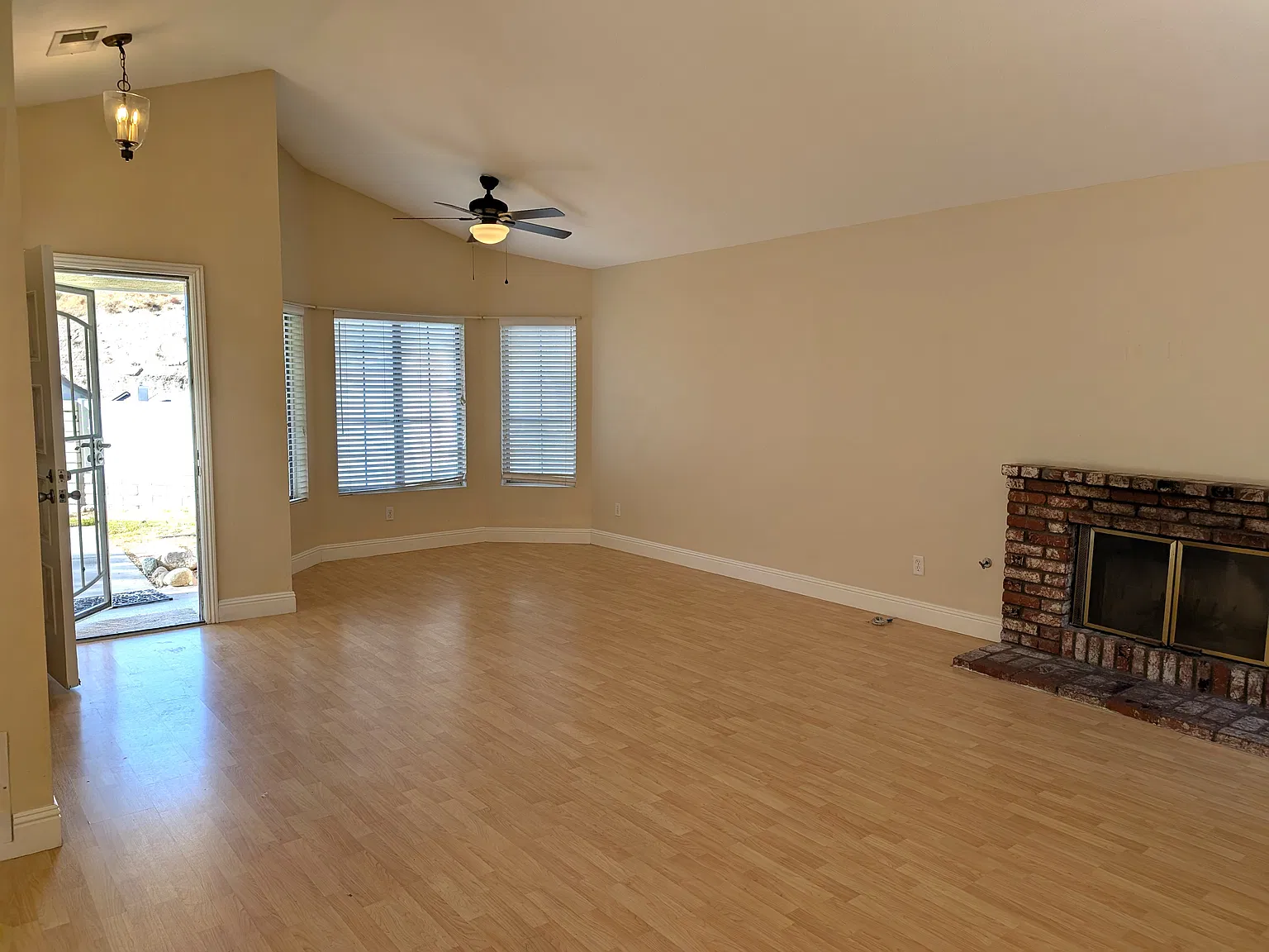 3 bed, 1500 sqft, $3,400 — Photo 3