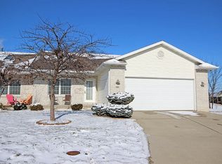 445 Elle Ct, Springfield, IL 62711