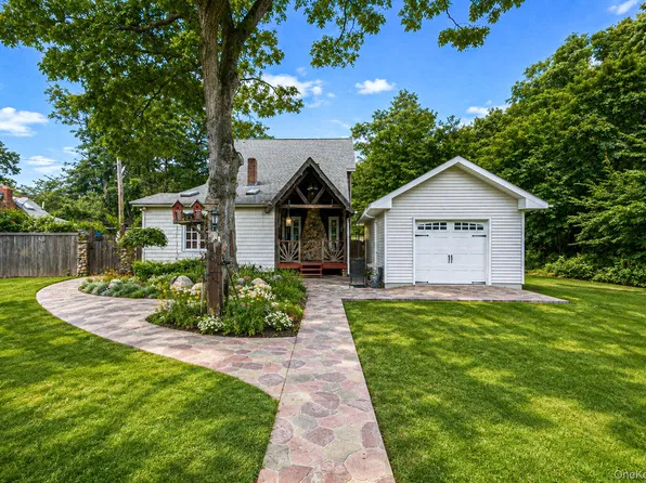 457 Granny Road, Medford, NY 11763