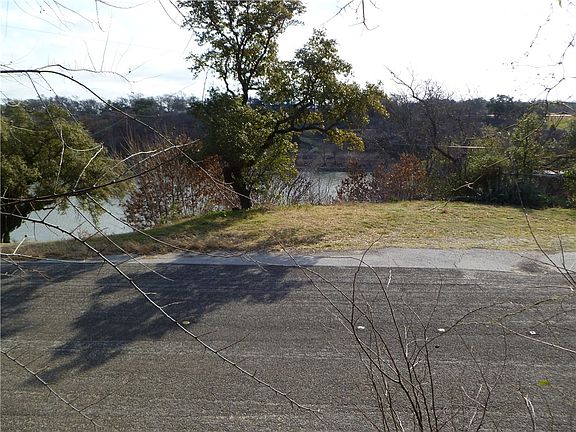 5th image of 8629 Heron Dr